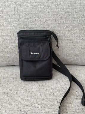 Authentic Supreme Black Compact Shoulder Pouch